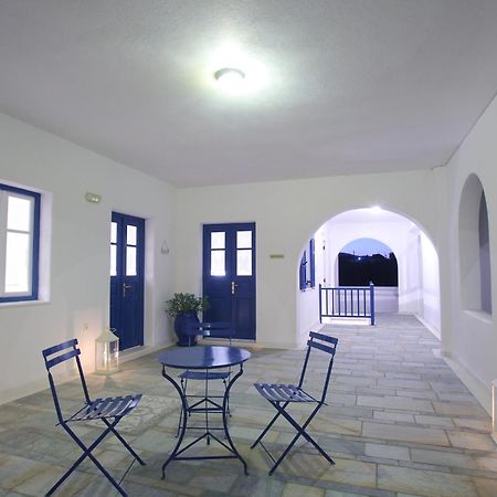 Paros Inn ロガラス エクステリア 写真