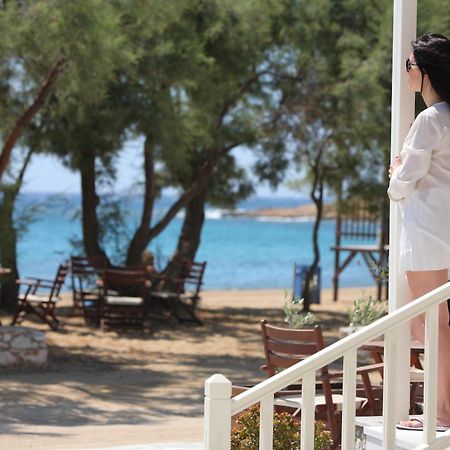 Paros Inn ロガラス エクステリア 写真