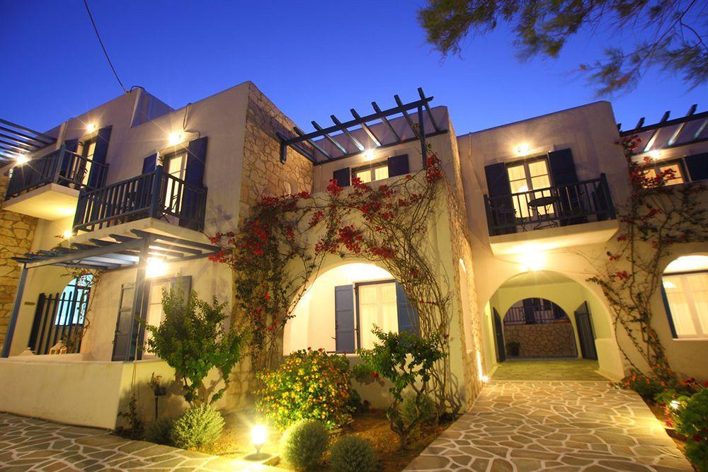 Paros Inn ロガラス エクステリア 写真