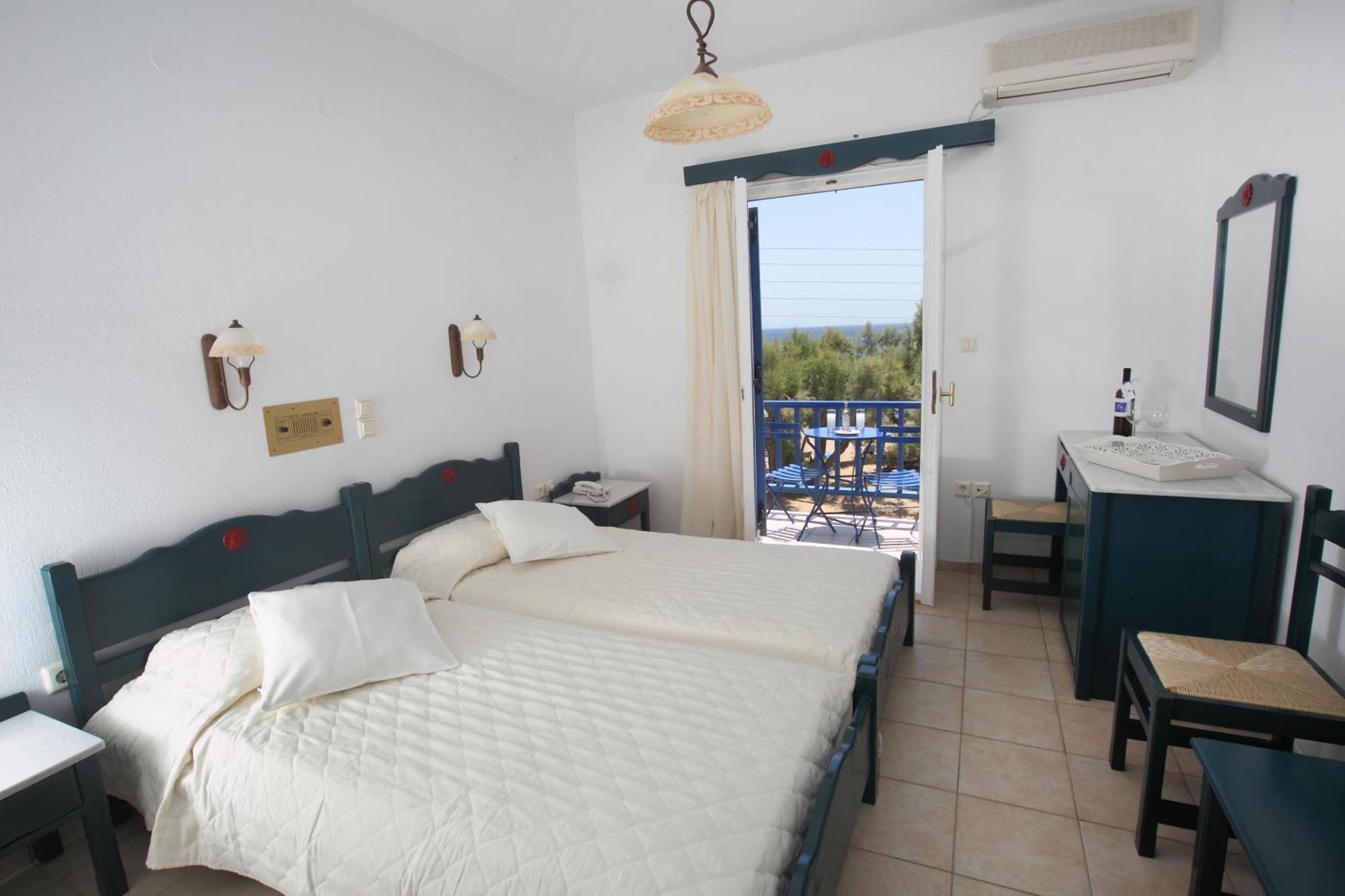 Paros Inn ロガラス 部屋 写真