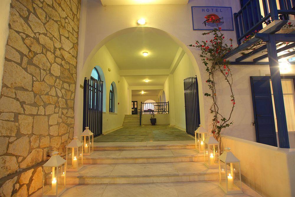Paros Inn ロガラス エクステリア 写真