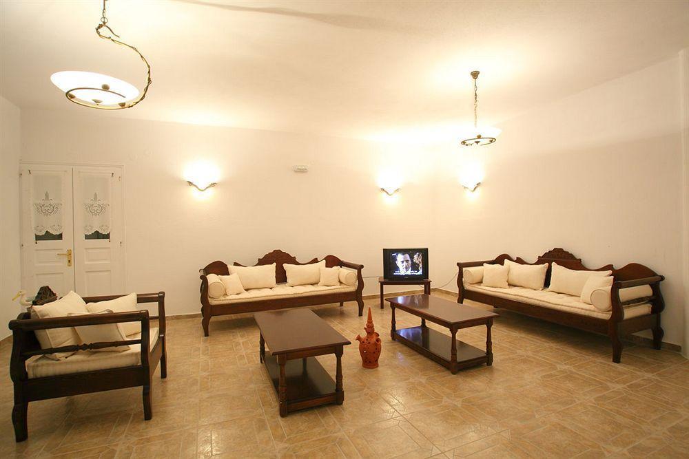 Paros Inn ロガラス エクステリア 写真