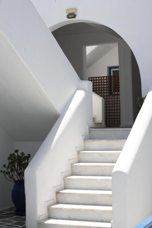 Paros Inn ロガラス エクステリア 写真